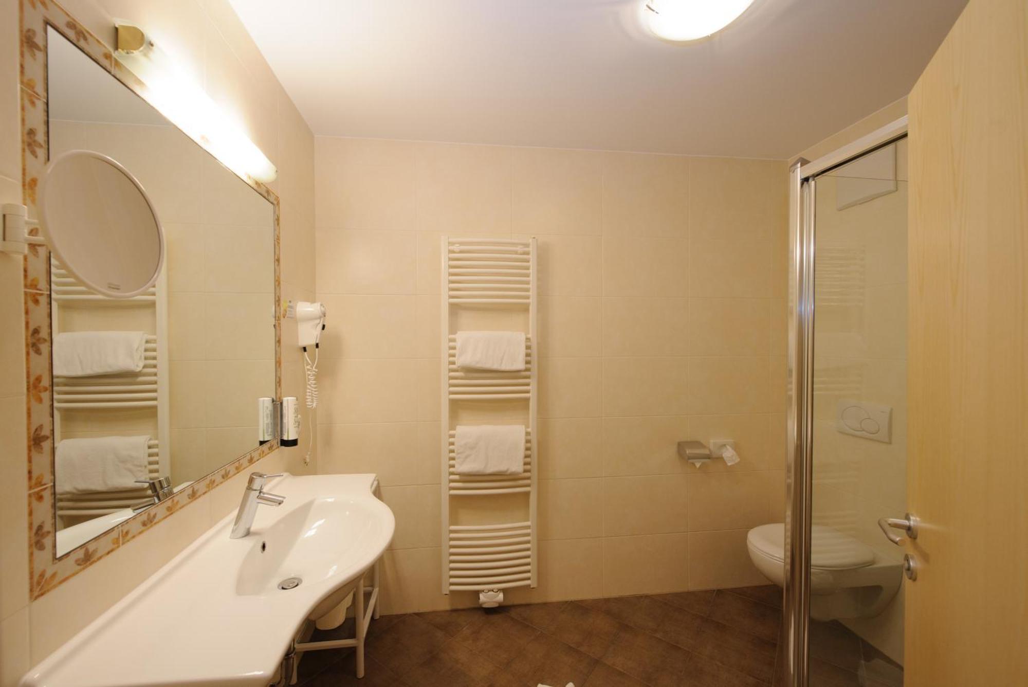 Landhotel Latscherhof Coldrano Buitenkant foto
