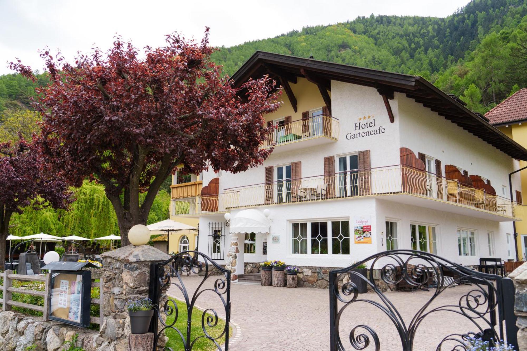 Landhotel Latscherhof Coldrano Buitenkant foto